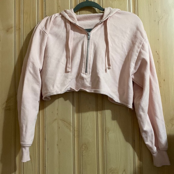 💖 Baby Pink Cropped Hoodie - Picture 1 of 3